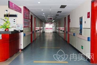 南京医科大学友谊整形外科医院整形科价格表及双眼皮案例展示